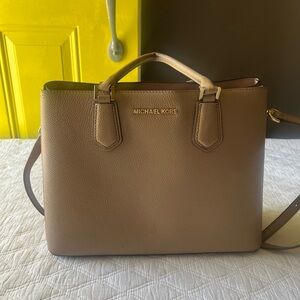 MODERN LUX Michael Kors Brown Leather Tote